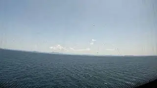 Расслабьтесь и восстановите силы под звуки океанских волн и нежную музыку.