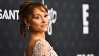 Ариана Гранде ШОКИРОВАЛА поклонников своей новой прической на церемонии вручения премии Critics C...