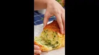 Cheesy Pull Apart Bread Recipe 🤩  #shorts