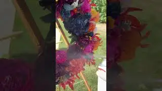 How to Apply the Krylon UV Protection Spray on Wreaths to Keep them Looking Fresh! #wreathtutorial