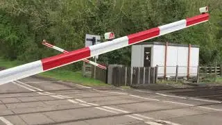 An Hour at Dunhampstead Level Crossing (Worcestershire) 25/04/2019