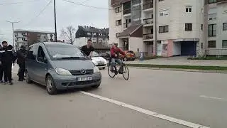 20250312 171221 studenti iz Jagodine prolaze kroz Palanku za Mihajlovac 12.3.2025