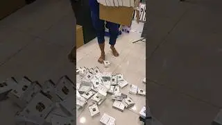 Imported Airpods Market in Karachi #viralvideo #airport #2025 #viralshort #vlog #stereo#wireless.