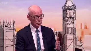 Макфадден: Нет смысла увольнять Максуини, &laquo;если премьер-министр останется&raquo;.
