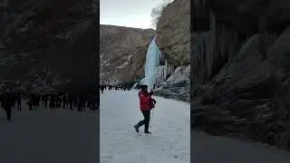 The frozen waterfall (nerak) #leh #travel #chadartrek2025 #frozenriver #frozenwaterfall #wintertrek