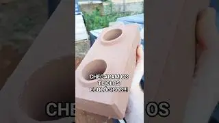 Grande novidade hoje, chegaram nossos tijolos ecol&oacute;gicos 🙏🏠 #tijoloecologico
