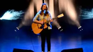 Karoline Husev&aring;g Ellingsen singing Emmylou by first aid kit