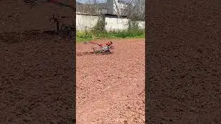 The lonely &ldquo;farmer&rdquo;#powerweedermachine #Agriculturalmachine#powertiller #SENCIPOWER