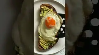 #shortscooking #avocadotoast #toastrecipes #avocadorecipes  #breakfasttoast Avocado toast 😋😋😍