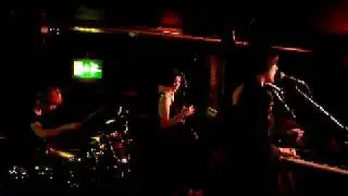 Ipso Facto play the Mint Lounge (3)
