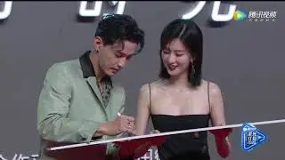 《嫣语赋》乔欣与徐正溪合体亮相 既性感又优雅摩登 | 腾讯视频年度发布会