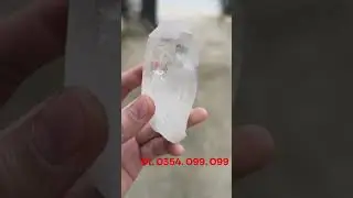 Trụ tinh thể thạch anh trắng nguy&ecirc;n bản tự nhi&ecirc;n nặng 240g | gi&aacute; 160k