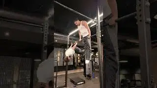 Weighted cali at it&rsquo;s finest #calisthenics #backlever #pull @mikethehybridathlete