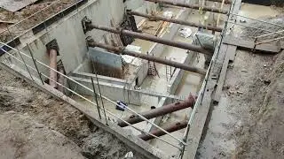 Haren (Groningen) een 6 meter diepe afzinkkelder naast een villa.