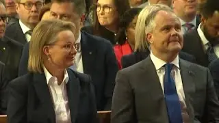 ‘God knows they need help’: Politicians begin their day with Church service