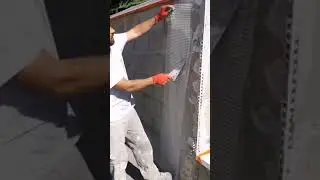 Use of chicken mesh for plaster.
