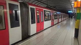 Metro barcelona L2 Serie 9029 Saliendo de Bac de Roda Con la Latifa (No tiene canal)