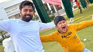Holi meetup ki booking kardi😍