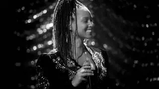 Alicia Keys & Kelly Clarkson - Feelin' Good (Nina Simone cover)