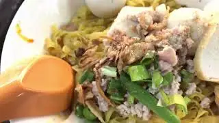 Famous Fishball Egg Noodles at Balestier Market Singapore #food4k ##singapore #fishball #eggnoodles