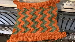 The Knitmaster Mod 100-Working a single row of faire-isle patterning
