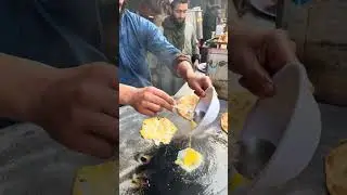 Kpk Local Anda Paratha | Heavy & Flavourful Breakfast Anda Paratha | Sadar Bazar #shorts #shortvideo