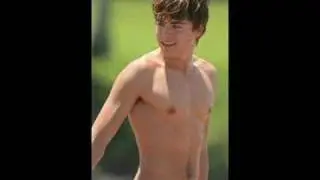 Zac Efron Shirtless