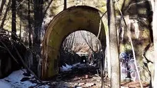 Walking through a train tunnel abandoned since the 1950s part 1