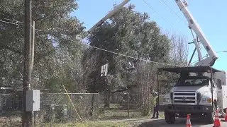 Entergy crews prepare for cold weather, potential power outages in Southeast Texas