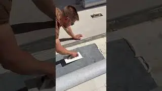 As&iacute; es IMPERMEABILIZAR una TERRAZA en 1 MINUTO (f&aacute;cil y r&aacute;pido) #shorts #construcci&oacute;n
