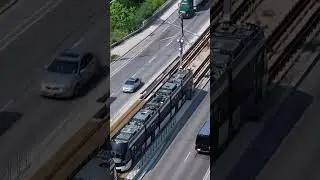 Эглинтон Кросстаун назван примером того, &laquo;как не надо строить железную дорогу&raquo; в веб-сериале