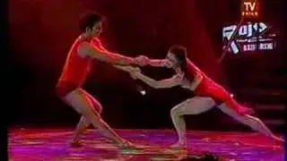 Cristian Ocaranza y Paola Hartley - Pas De Deux (rojo chile)