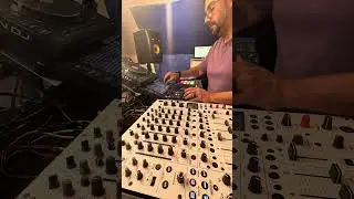 FAFO : Pioneer DJS-1000 vs Denon SC6000 on V10 mixer
