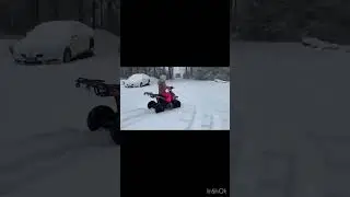 Snow day fun on my pink ATV! ❄️Leave a comment below⬇️Like & subscribe for more fun videos!⛄️❄️