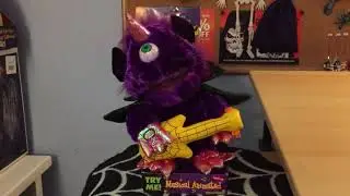 DanDee Collector&rsquo;s Choice Musical Animated Purple People Eater