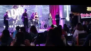 La buena cumbia de Adrián Debora y Los Dados Negros.