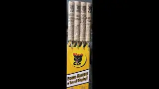 POUND ROCKETS BY (BLACK CAT FIREWORKS) 4 PCS