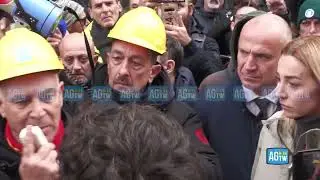 Genova, la sindaca Salis parla con gli operai dopo i tafferugli: &laquo;Domani andremo a Roma&raquo;