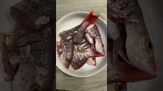 Deep fried red snapper&hellip; 🎏 #costarica #redsnapper #travelfood #foodshorts #foodie #seafood #yummy