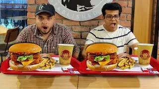 Eating Super Deluxe Burger in 1 Min Challenge | Wendy's Burger Challenge