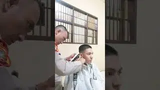 mas ganteng minta potong rambut lagi