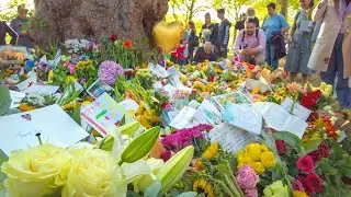 London Walk of Beautiful Floral Tributes to The Queen at Green Park