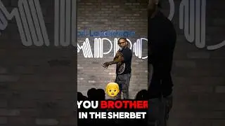 Этот мужчина одет как шарик щербета 🍧