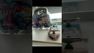 Deli trucks unboxing #delidecks #delitrux #delitrucks #fingerboard #fingerboarders #skateboarding