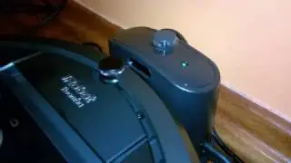 Roomba 980 clicking while charging