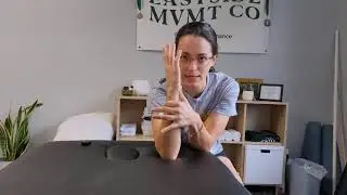 Hand Curls with Triquetrum Stabilization