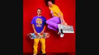 LMFAO - LaLaLa (Death To The Throne Remix)