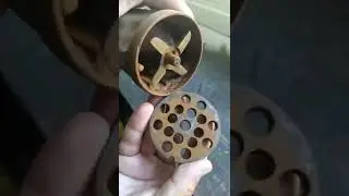 NESTE V&Iacute;DEO ESTOU REALIZANDO UMA RESTAURA&Ccedil;&Atilde;O PARCIAL DE UM MOEDOR DE CARNE