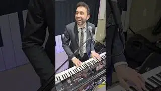 פרעה בפיג'מה באמצע הלילה בביצוע אבי דרור