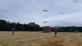 Heuballenbergtest - Heuballenbergfest mit Revolution Reflex XX Quadline Kites 4-Leiner Lenkdrachen